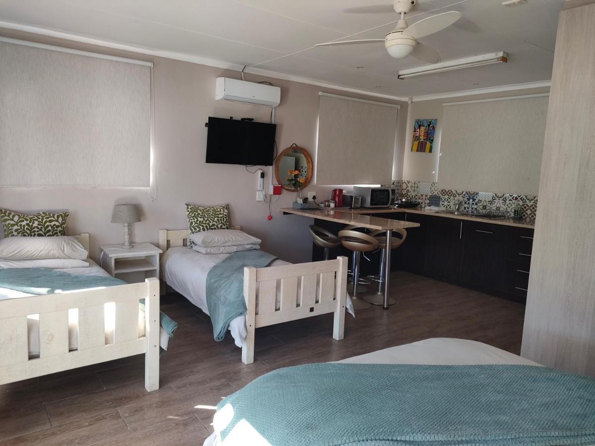 Cove View B&B อีสต์ลอนดอน ภายนอก รูปภาพ
