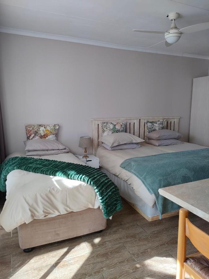 Cove View B&B อีสต์ลอนดอน ภายนอก รูปภาพ