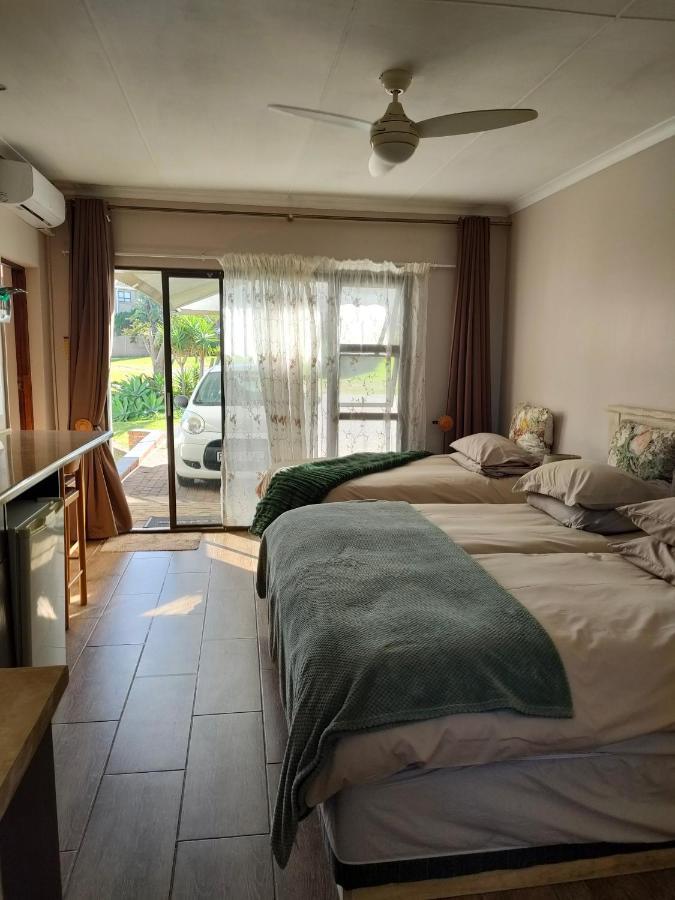 Cove View B&B อีสต์ลอนดอน ภายนอก รูปภาพ